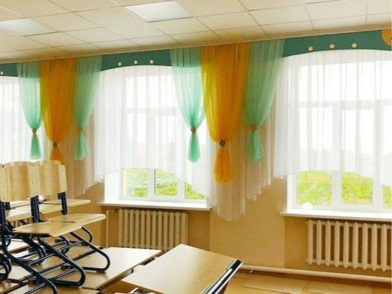 Школьный текстиль: как выбрать шторы в класс?